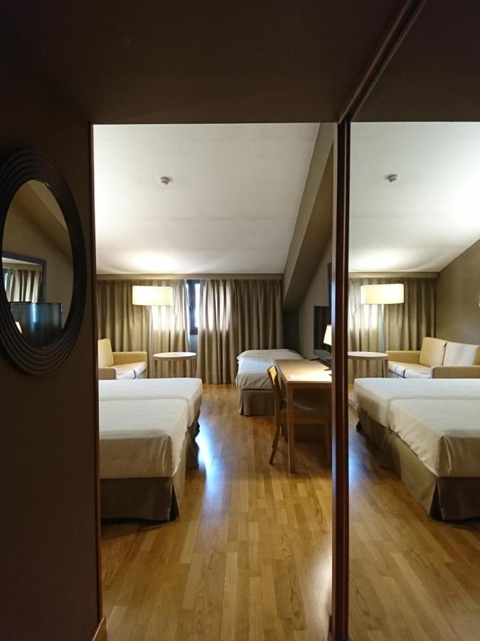 Parador De Ла Сеу д'Ургел Екстериор снимка