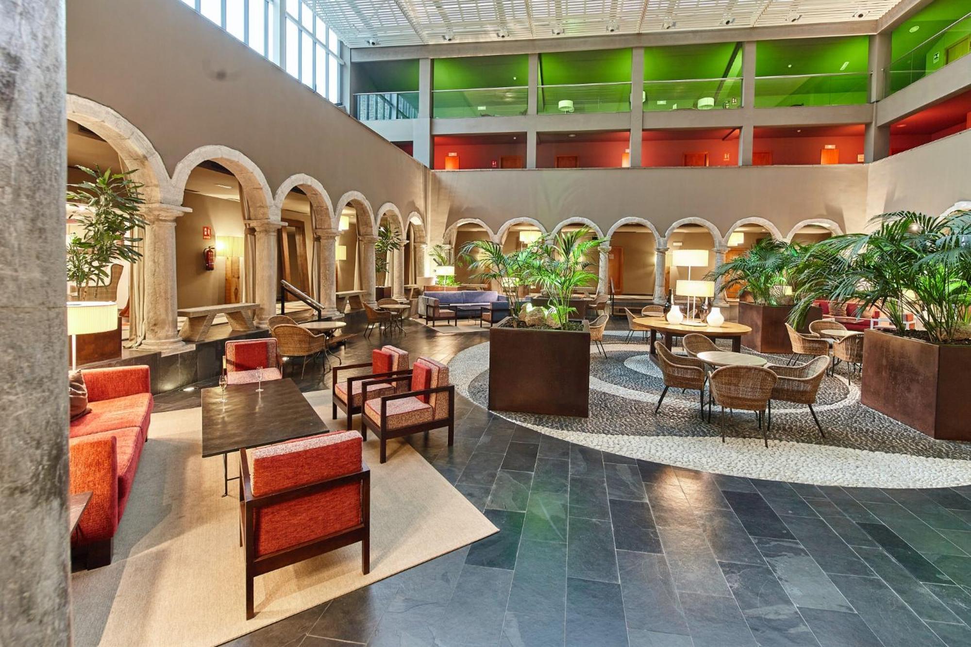 Parador De Ла Сеу д'Ургел Екстериор снимка